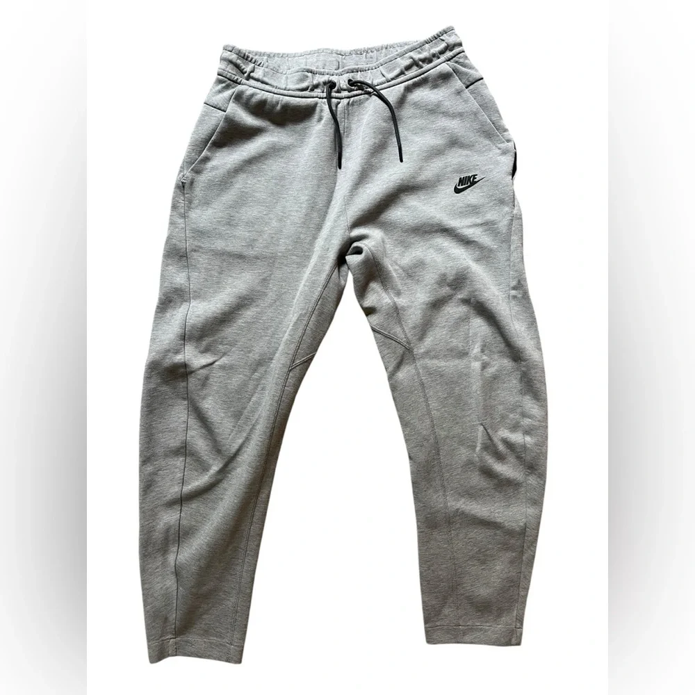 Nike Tech Fleece Joggers Men's M Gray Bottom Soft Pants FLAWED PLEASE READ✅